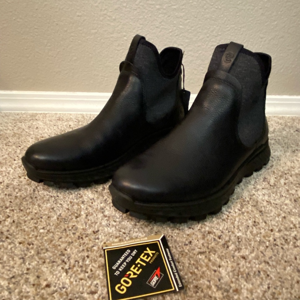ECCO Exostrike Women’s Chelsea Gore-Tex ankle boot